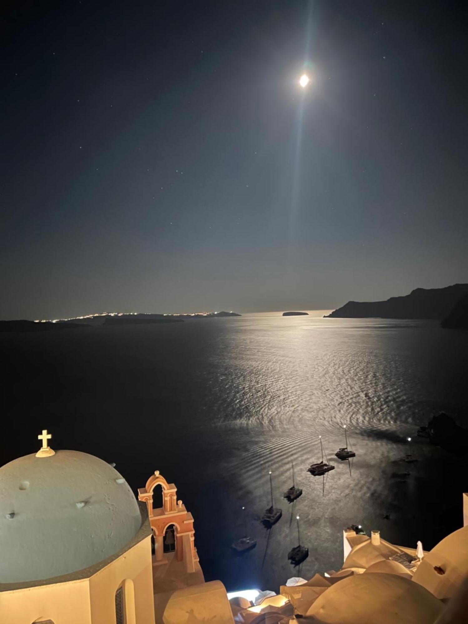 Bubble Suite Santorini Oia  Esterno foto